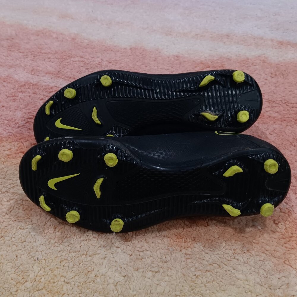 Nike Phantom cleats size 6 - Picture 5 of 5